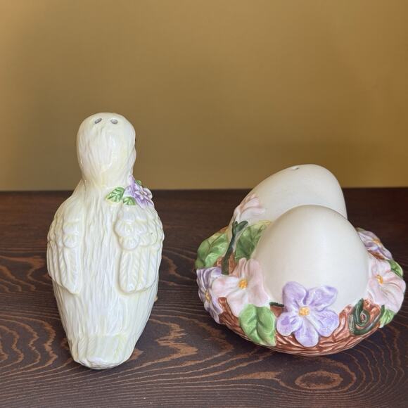 VTG Avon Easter Salt Pepper Shakers Spring Duck Eggs Nest Floral Ceramic EUC - Picture 3 of 15
